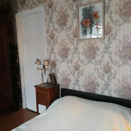 Δωμάτια σε οικογενειακή κατοικία Chez Virginie Λούρδη